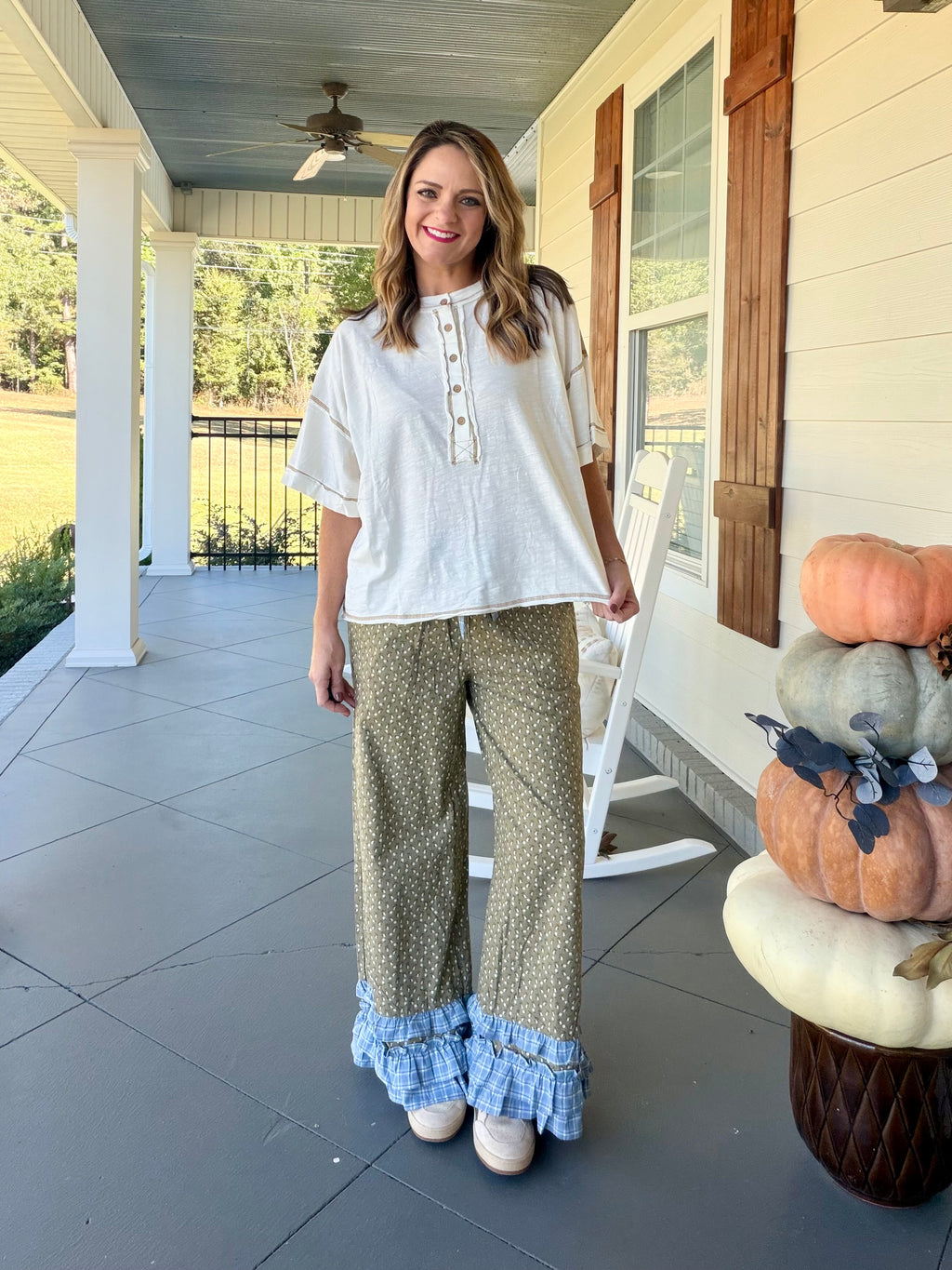 Floral print wide leg pants with ruffle details - Olive/Blue