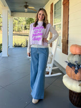 Load image into Gallery viewer, Poppy &amp; Pine Smile its Gameday T-shirt - Lilac
