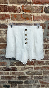 WHITE FRONT BUTTON UP SHORTS W/ PLEATS