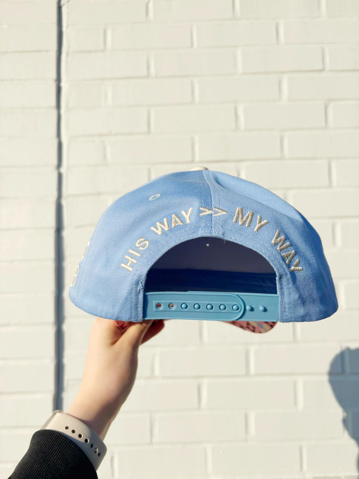 FOCUS ON THE FOLLOW HAT