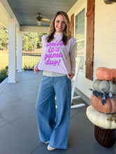 Load image into Gallery viewer, Poppy &amp; Pine Smile its Gameday T-shirt - Lilac
