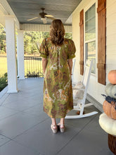 Load image into Gallery viewer, Tiger print short puff sleeve midi dress - Olive
