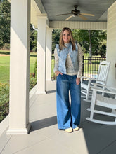 Load image into Gallery viewer, PICK ME UP VEST - LT DENIM
