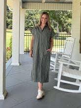 Load image into Gallery viewer, DEFEND TO THE END DRESS - HUNTER GREEN
