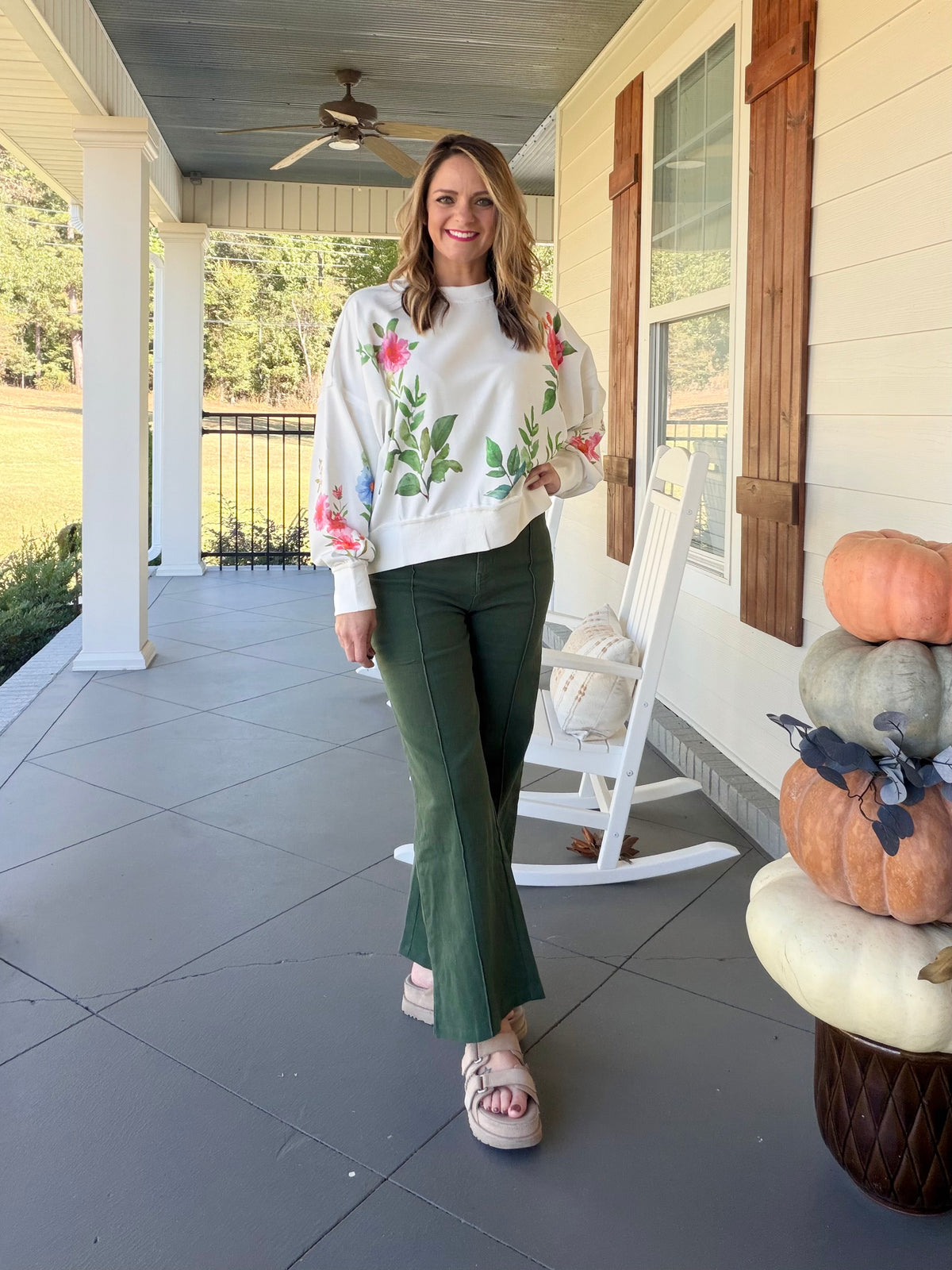 Vintage Floral Printed Pullover Top - White