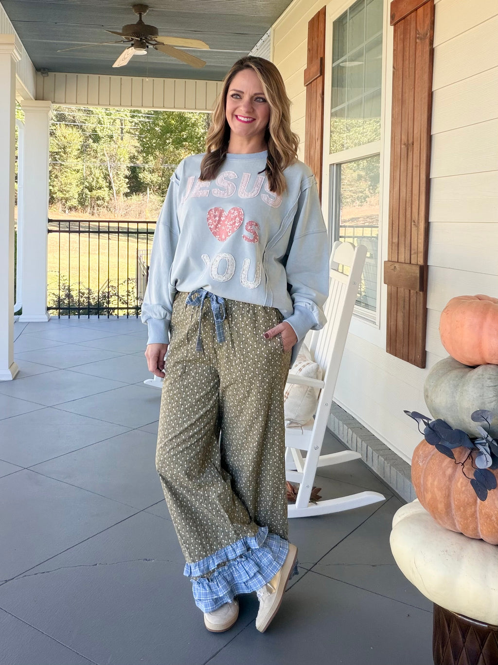 Floral print wide leg pants with ruffle details - Olive/Blue