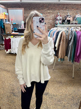 Load image into Gallery viewer, FULL OF LOVE TOP
