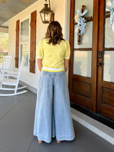 Load image into Gallery viewer, SUNSHINE FEELINGS TOP - YELLOW
