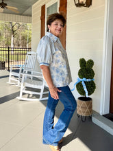 Load image into Gallery viewer, EASY DOES IT TOP - LT. BLUE/WHT
