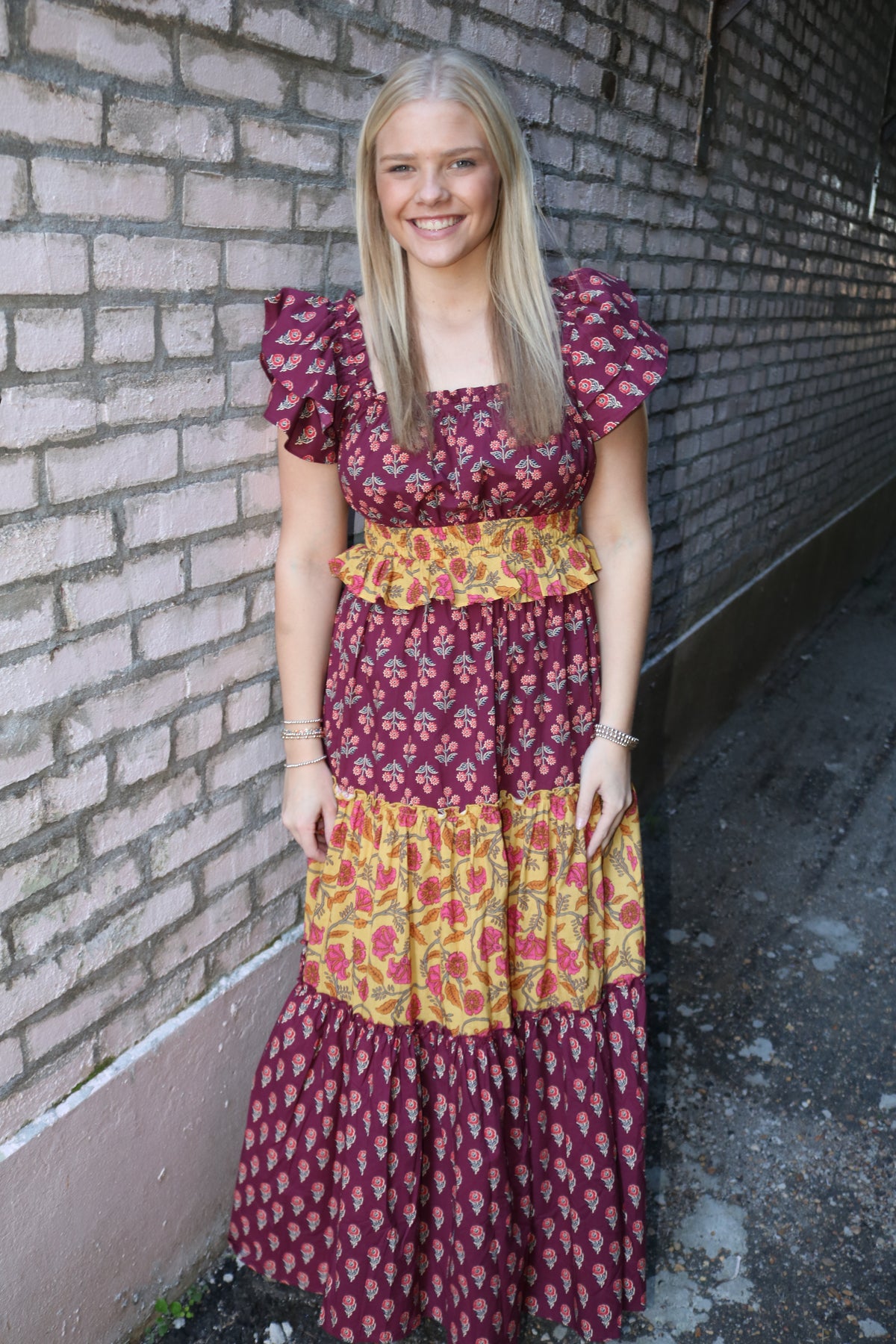 HELP WHERE YOU CAN DRESS - BURG/MUST