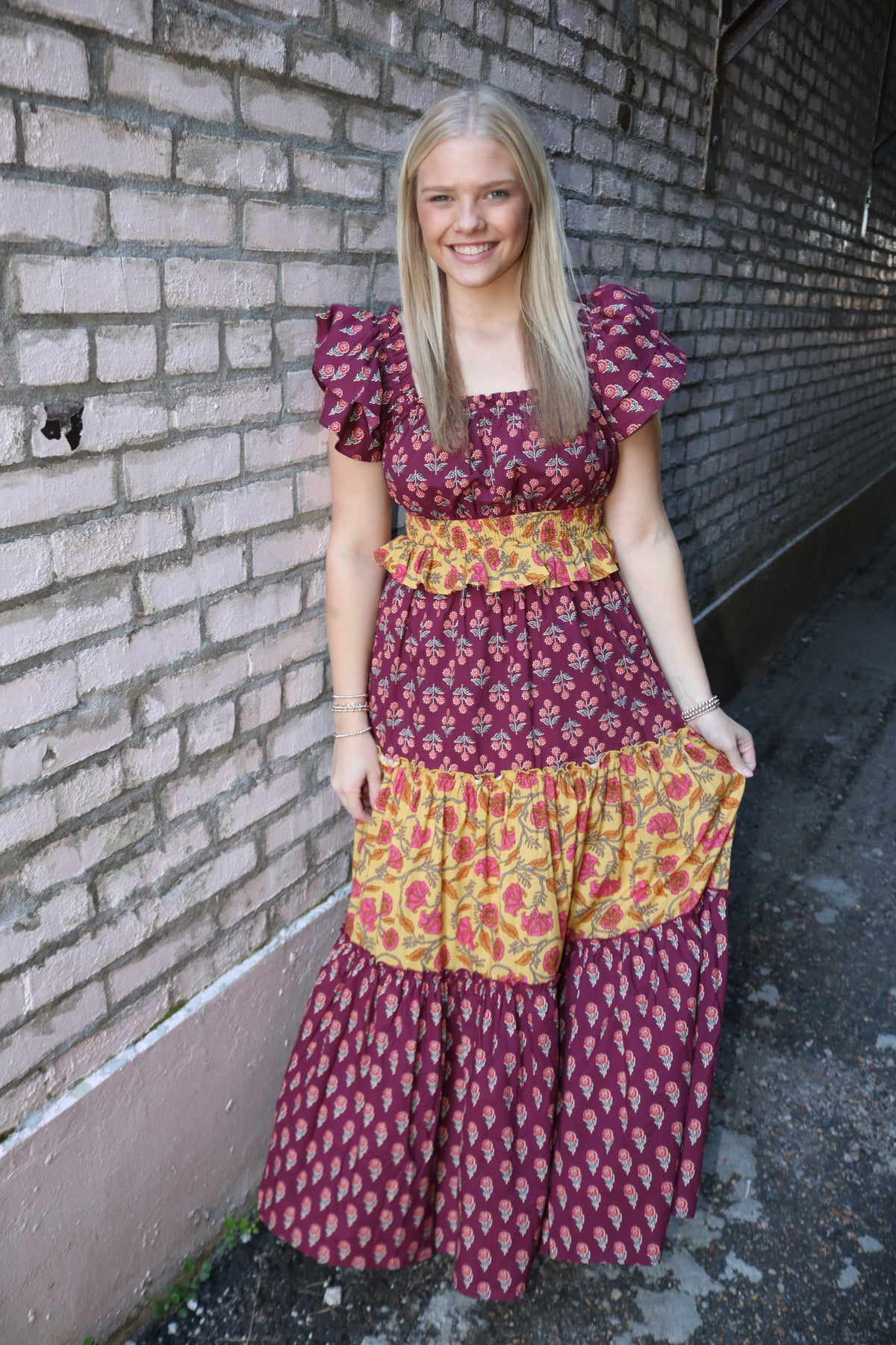 HELP WHERE YOU CAN DRESS - BURG/MUST