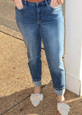 HOOKED ON YOU JEANS - MEDIUM WASH