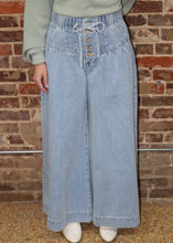Load image into Gallery viewer, FOR THE RECORD JEANS - LIGHT WASH
