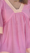 Load and play video in Gallery viewer, BE YOURSELF TOP - PINK

